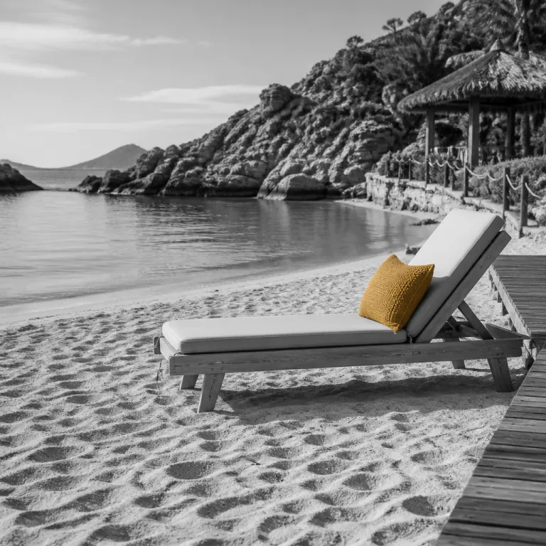 Where to enjoy swimmable beaches in Cabo for a luxury stay